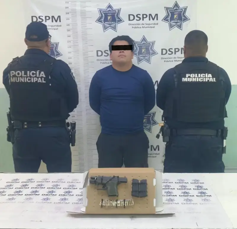 Tras reporte de disparos, Policía arresta a hombre con pistola y 18 cartuchos en la colonia Progreso