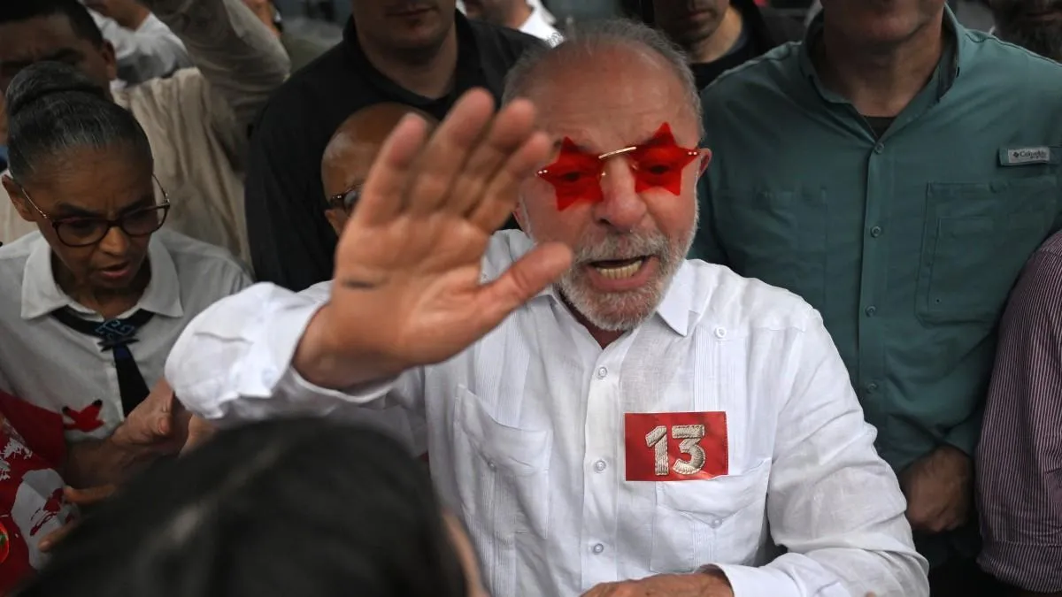 “No permitirán a un miembro de una milicia”, dice Lula al votar; Bolsonaro insta por un cambio