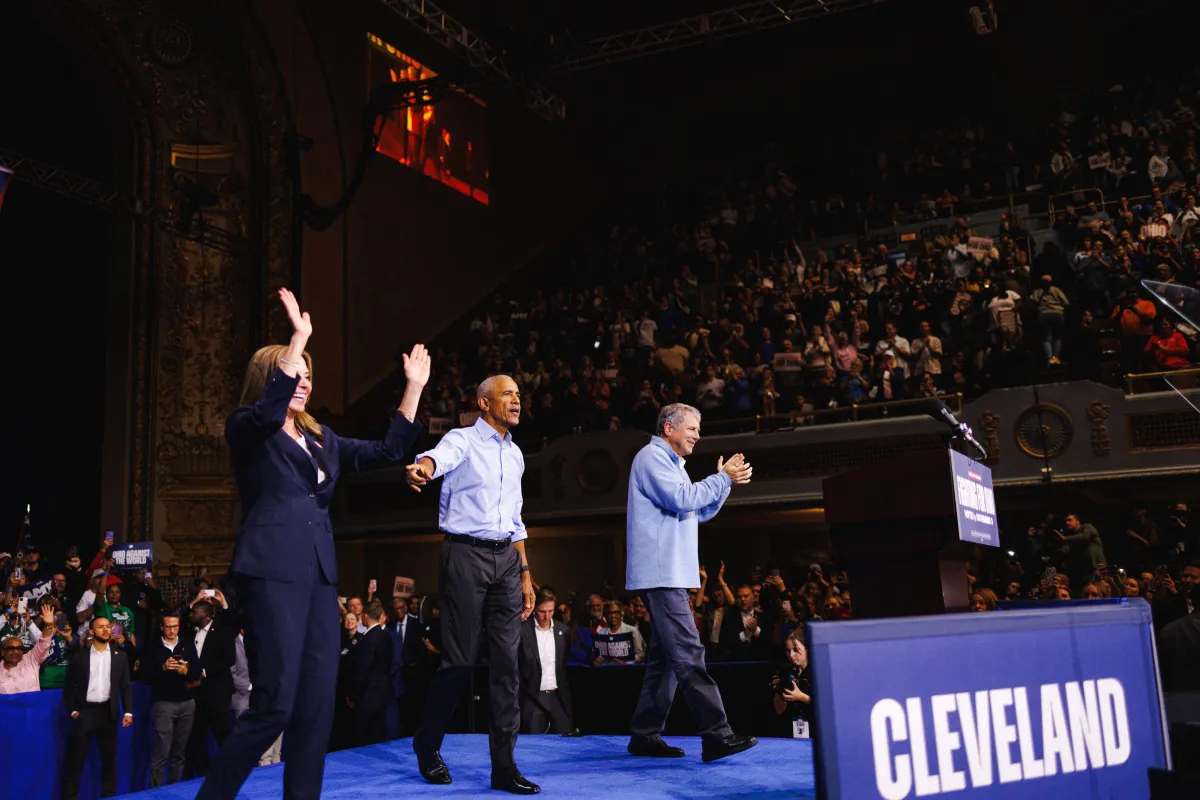 Obama critica tácticas migratorias de Trump en acto de campaña en Ohio