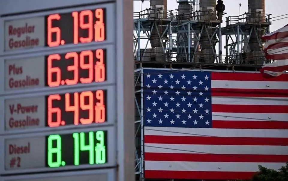 Prevén ganancias récord para refinerías de EU