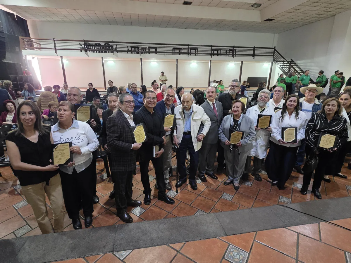 Reconocen a 15 líderes por su aportación social a Morelia