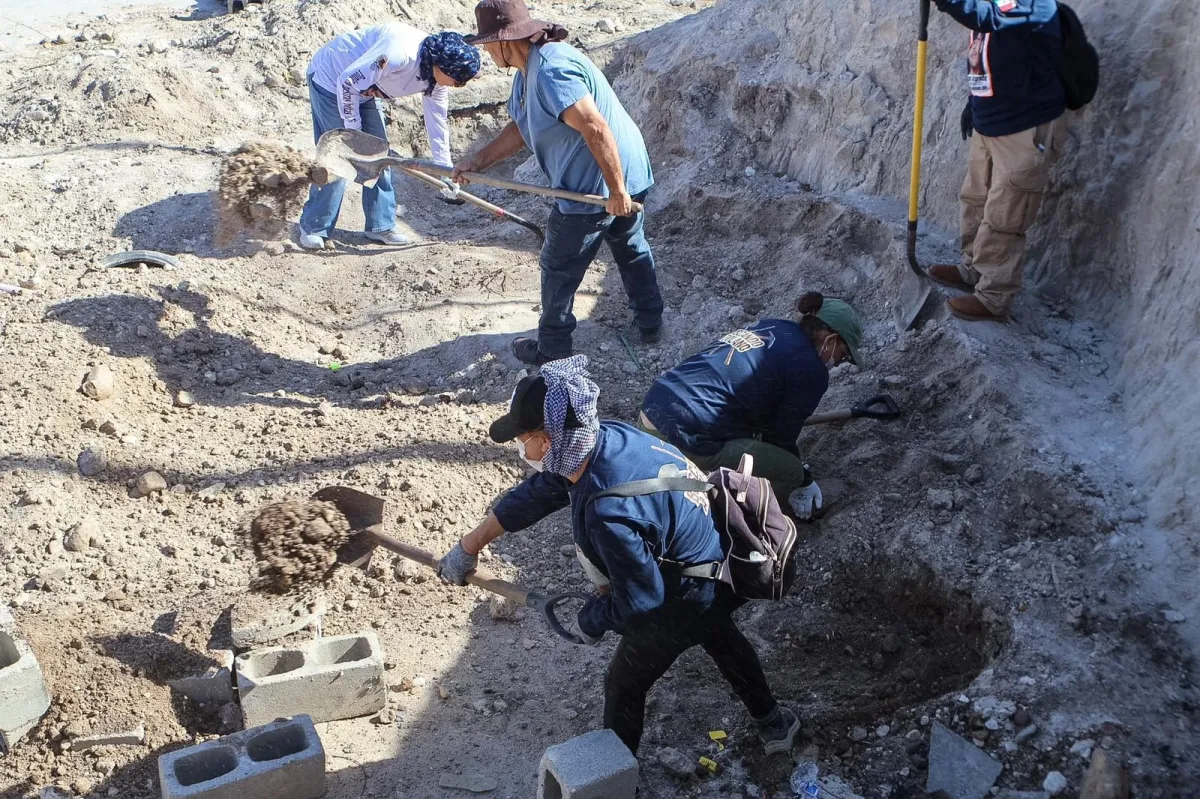 Hallan cuatro cuerpos y restos humanos en predio donde localizaron 12 cuerpos en Tijuana