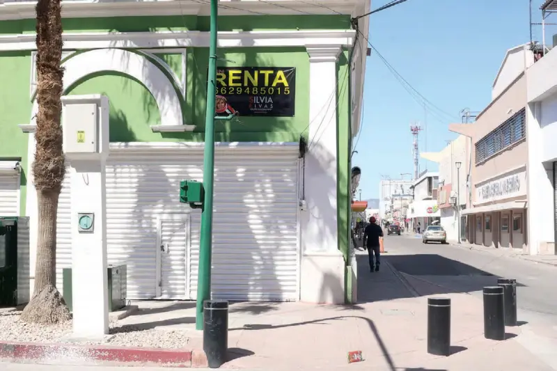 Rentas altas, calor y falta de estacionamiento dificultan las compras en el Centro de Hermosillo, donde han cerrado al menos 70 comercios