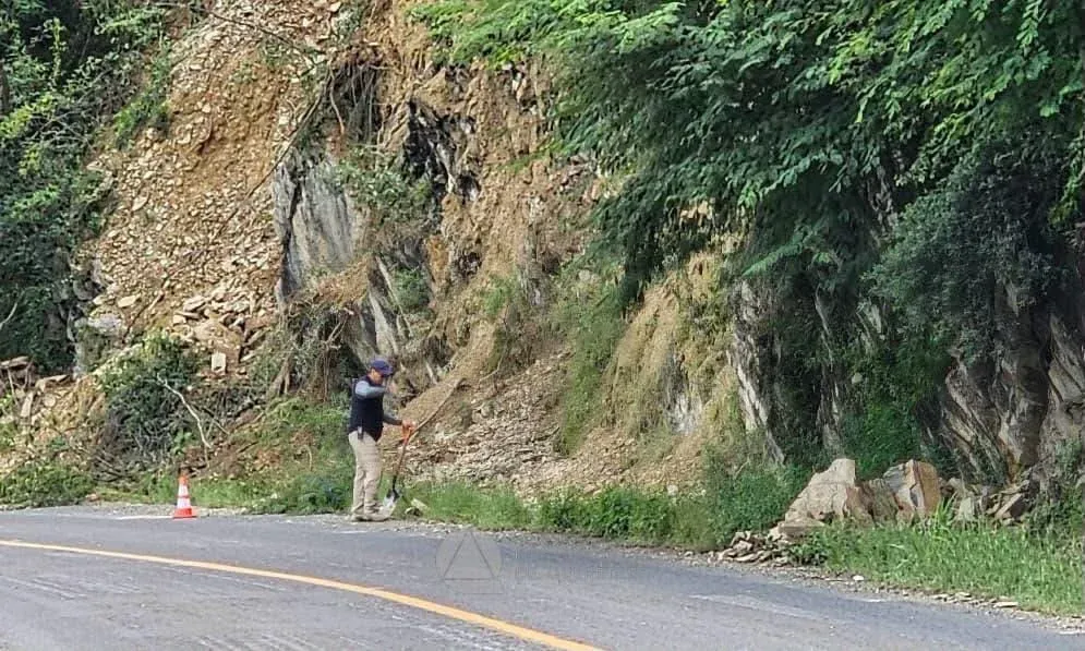 En alerta las carreteras 120 y 69 de la Sierra Gorda por riesgo de deslaves