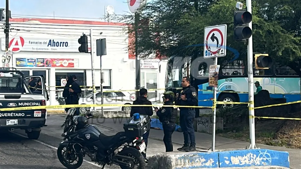 Hombre pierde la vida en la vía pública