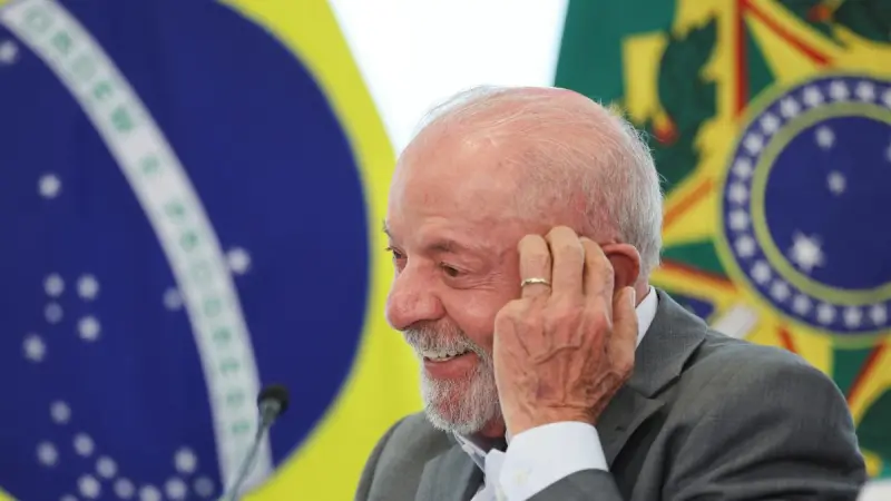 Lula aventaja a Bolsonaro en un hipotético balotaje a días de las elecciones en Brasil