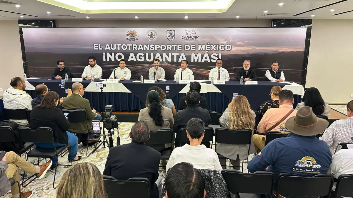 Transportistas anuncian paro nacional por tiempo indefinido; protestarán por carreteras de México