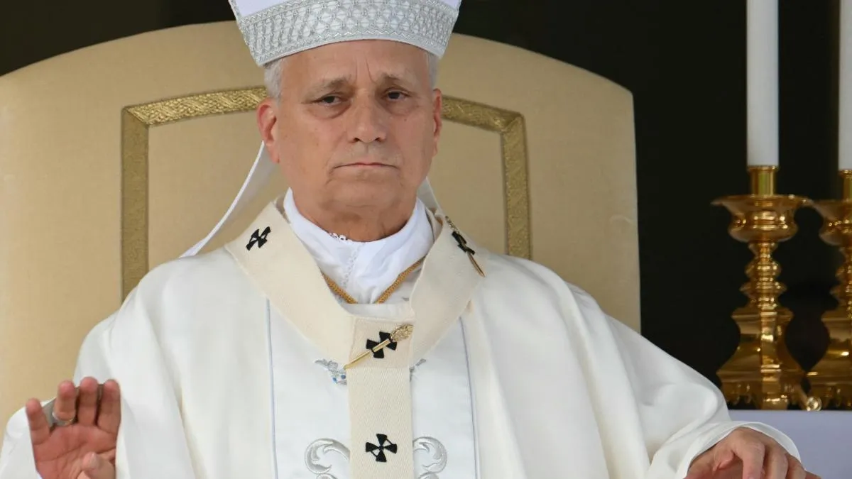 Fieles expresan conmoción tras la cirugía de cáncer de pulmón del Papa León XIV