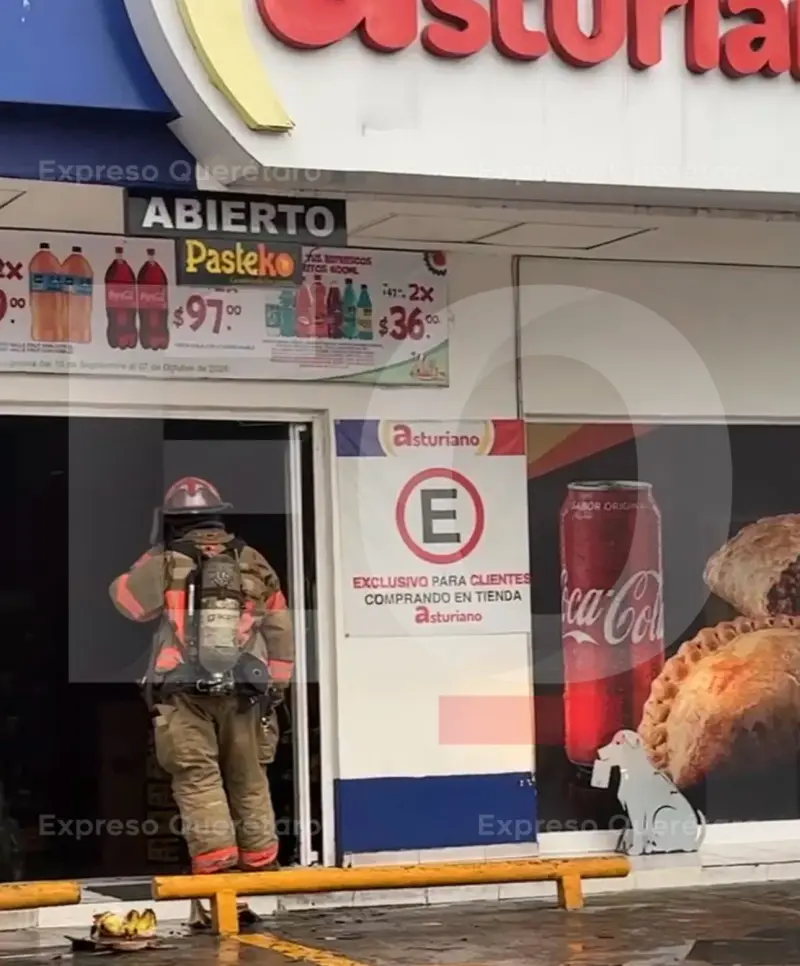 Conato de incendio en tienda sobre Constituyentes moviliza a Bomberos durante el Querétaro Maratón