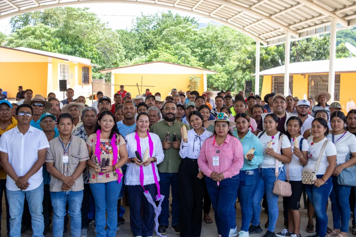 Firma convenio Guerrero para rescatar maíces nativos
