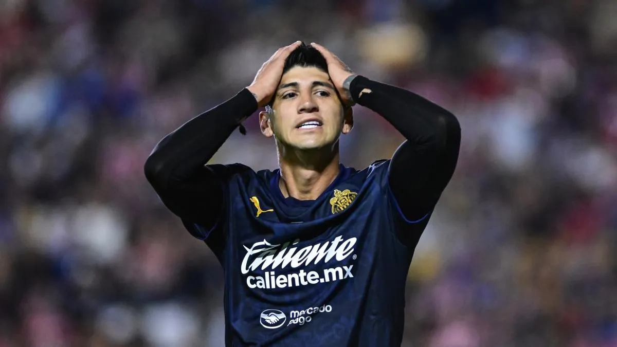 Alan Pulido revela malos tratos de Chivas previo a su salida del club