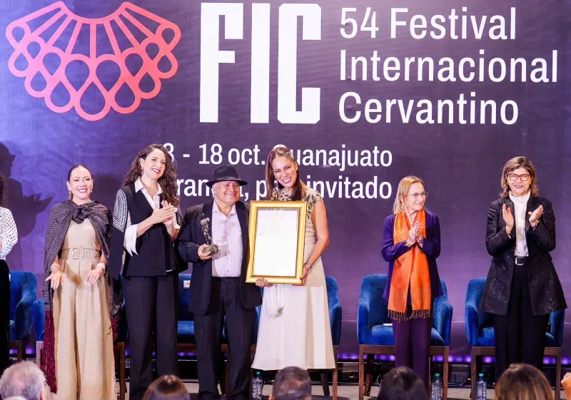 Libia Dennise inaugura la edición 54 del Festival Internacional Cervantino