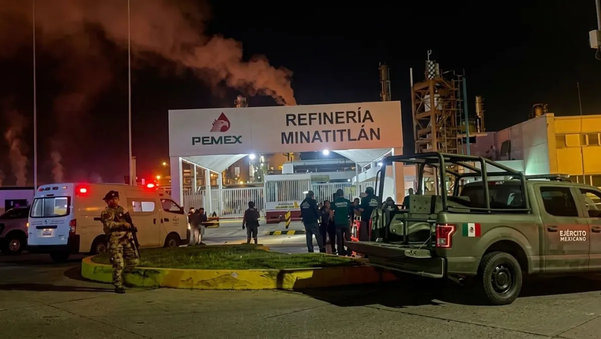 Dos trabajadores de Pemex fueron atacados en una caseta de vigilancia de la refinería de Minatitlán