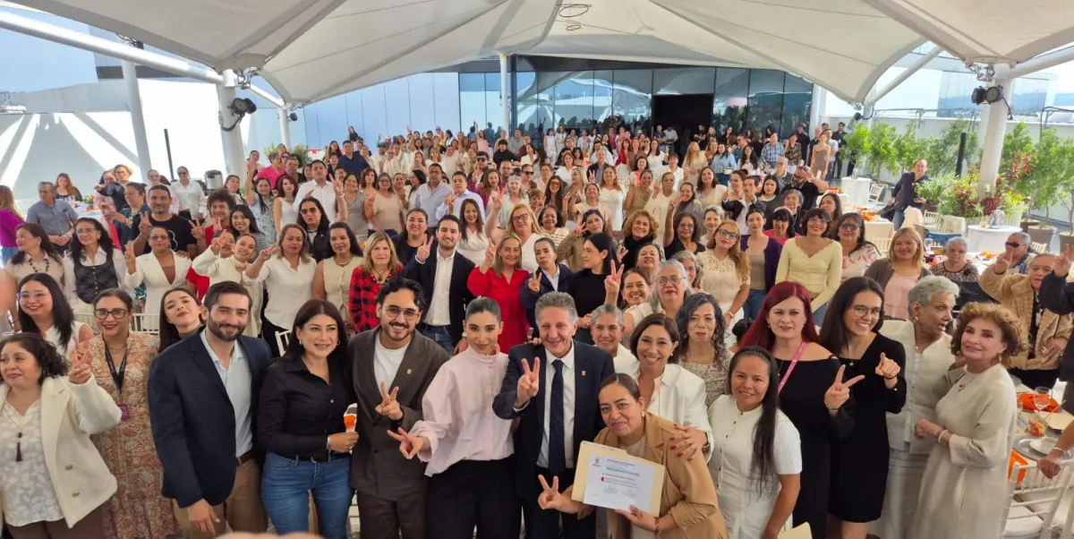 Gradúa Zapopan a 100 egresadas de la segunda generación de Click Mujer