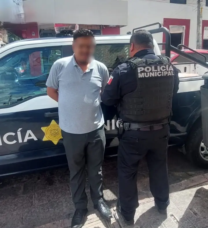 Detienen a chofer de Qrobus tras atropellar a peatón en La Cruz