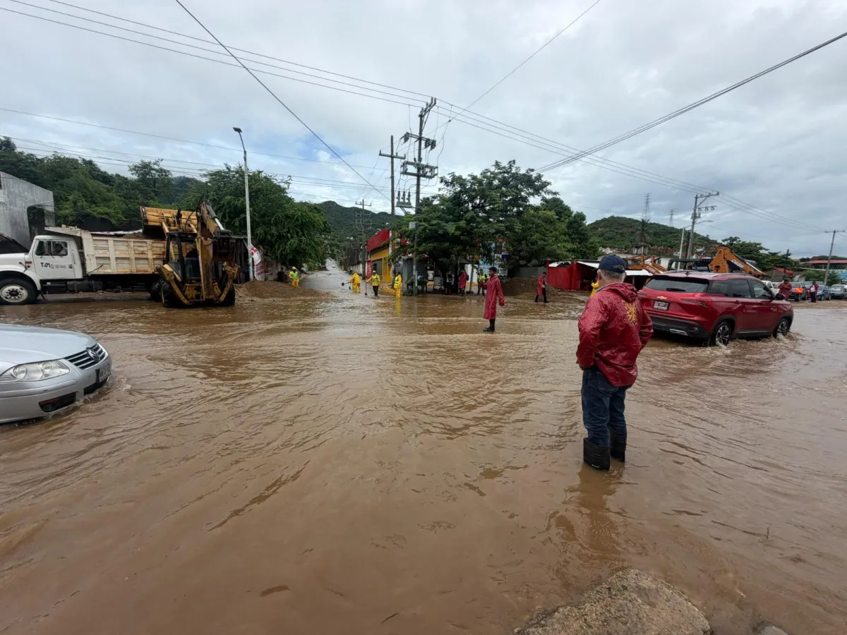 Huracán Simon deja lluvias, inundaciones y cortes de luz en Guerrero; se prevén más tormentas