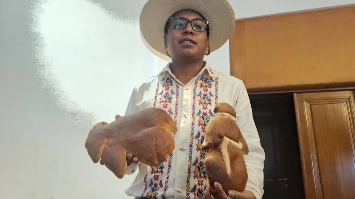 Con pan de muñeca o caballo, Erongarícuaro espera la Noche de Ánimas
