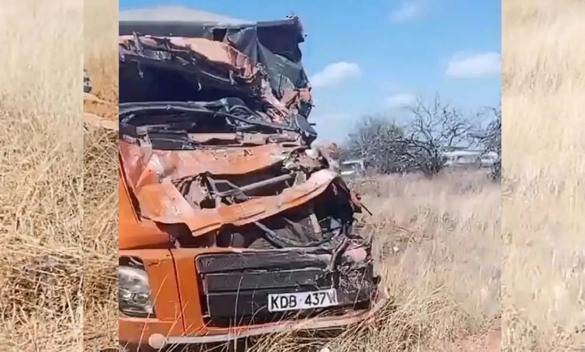 Mueren 22 personas en accidente entre autobús y camión en Kenia