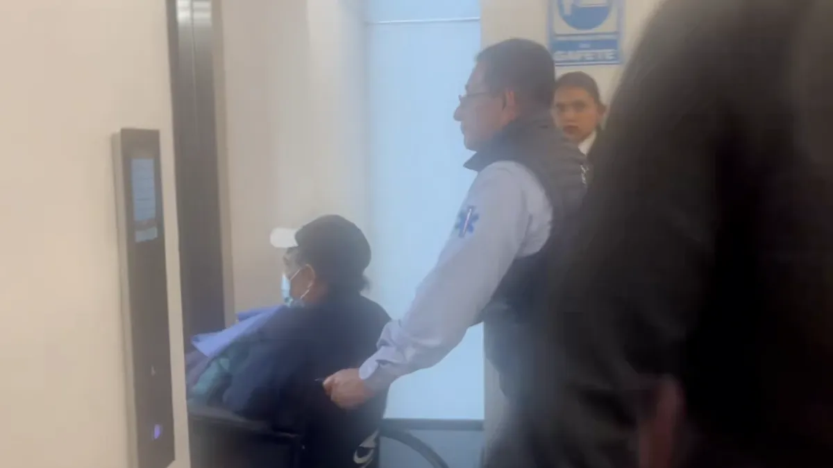 Trabajador de mantenimiento sufre accidente en el Asta Bandera del Senado; queda prensado 37 minutos