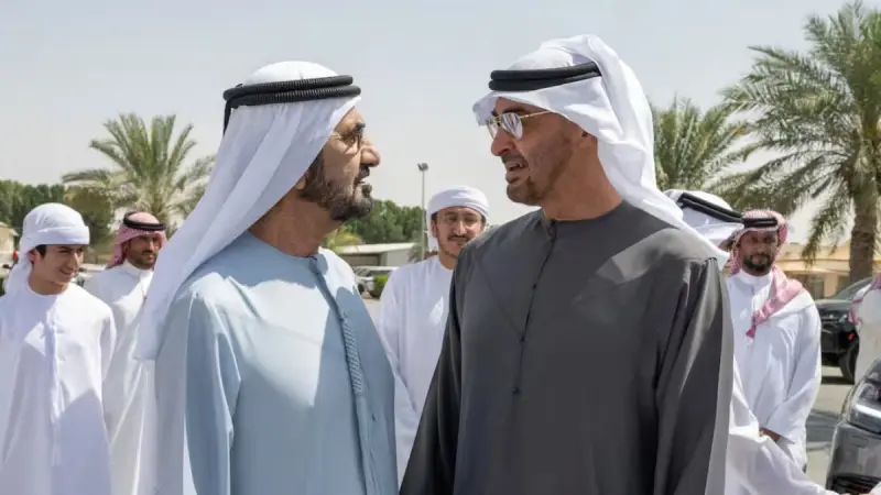 El príncipe heredero de Abu Dhabi impulsa inversiones de decenas de miles de millones de dólares para construir puertos, oleoductos y nuevas rutas que reduzcan la dependencia del estrecho de Ormuz ante Irán