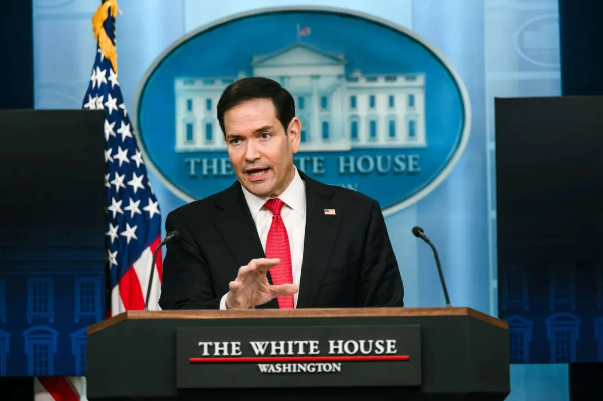 ¿Boicot deliberado? Marco Rubio intenta apagar el fuego con Ucrania y recupera las alertas de EE UU