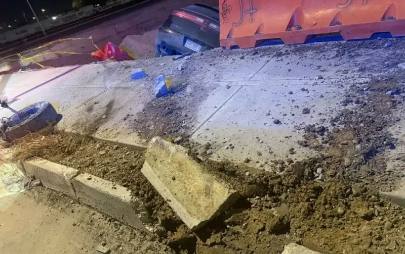 Ebrio choca y escapa; abandona su camioneta