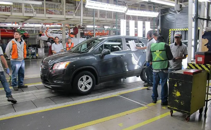 Evalúan jornada de empleo para ex trabajadores de GM Ramos Arizpe