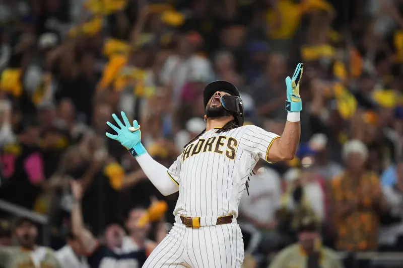 Padres barren a Cubs y van contra Brewers en la Serie Divisional de MLB