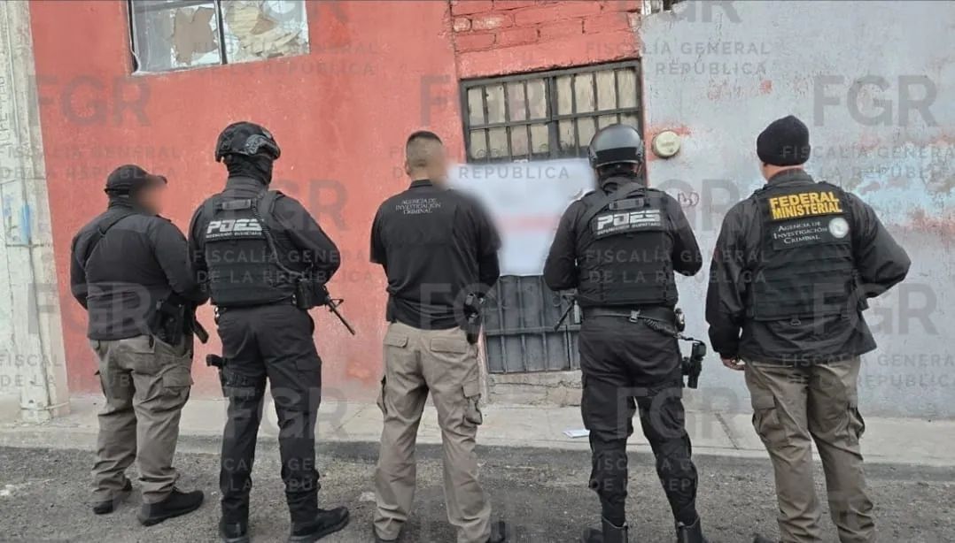 Denuncia anónima lleva a la FGR a catear inmueble y detener a tres personas en Querétaro