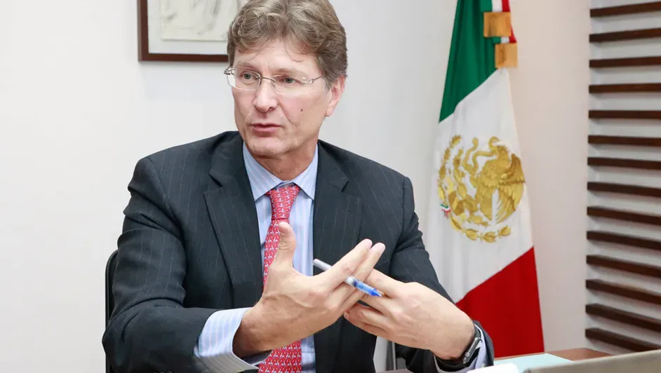 Enrique de la Madrid llama a construir contrapesos políticos para 2027