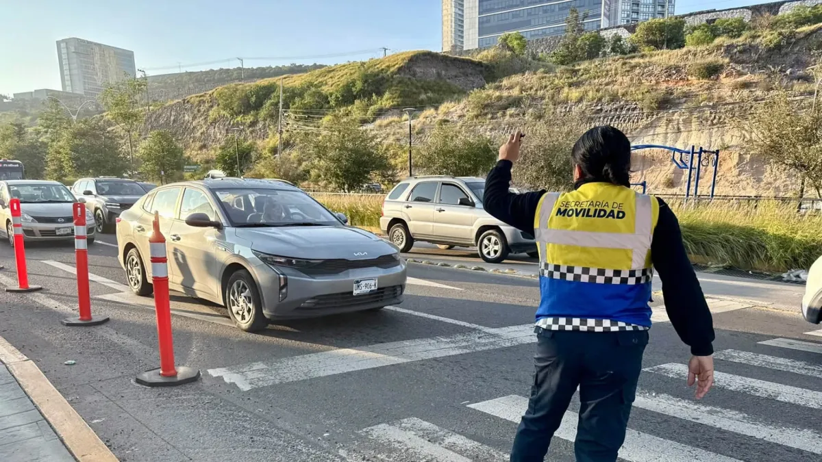 Obras públicas causan cierre total de circulación en Querétaro