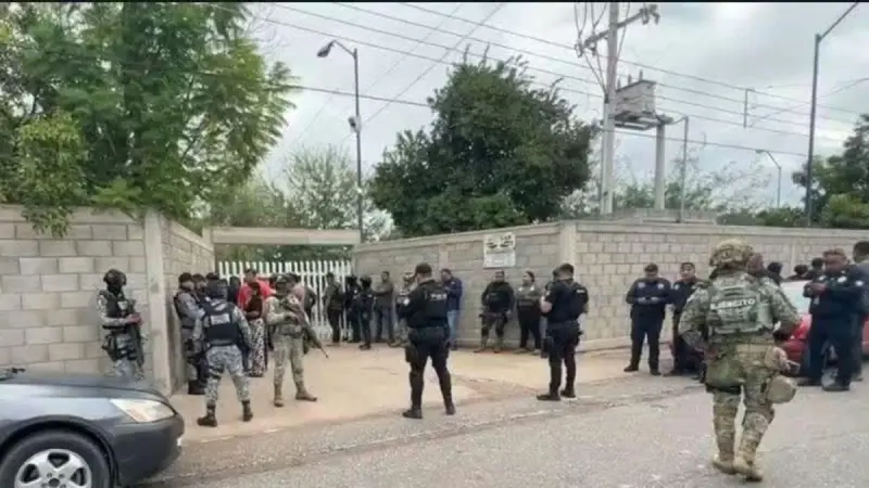 Familia de atacantes a secundaria abandonan vivienda en Torreón