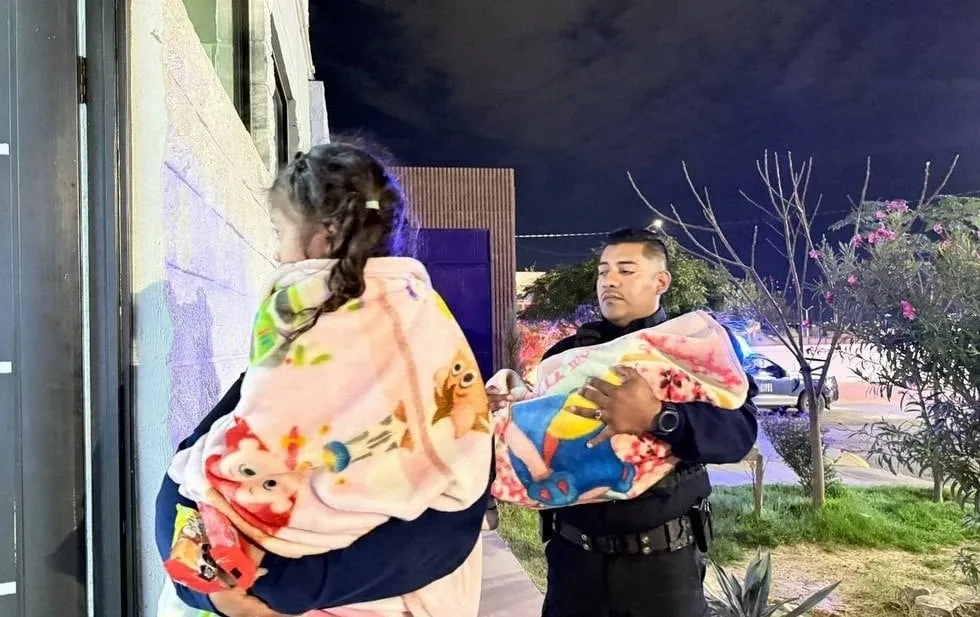 Resguardan a dos hermanitas encontradas solas en una casa