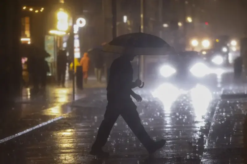 Lluvias provocan crecidas en los ríos Besòs y Llobregat en Barcelona
