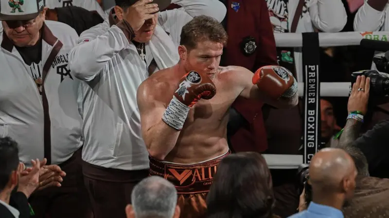 "Canelo" Álvarez pactó con Emilio Azcárraga que su retiro será en el Estadio Banorte