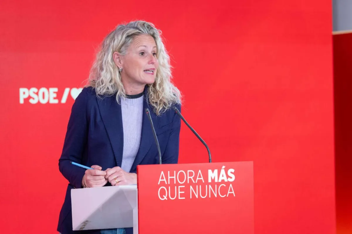 El PP se aferra a los pisos de la pareja de la portavoz del PSOE para desactivar su discurso de vivienda