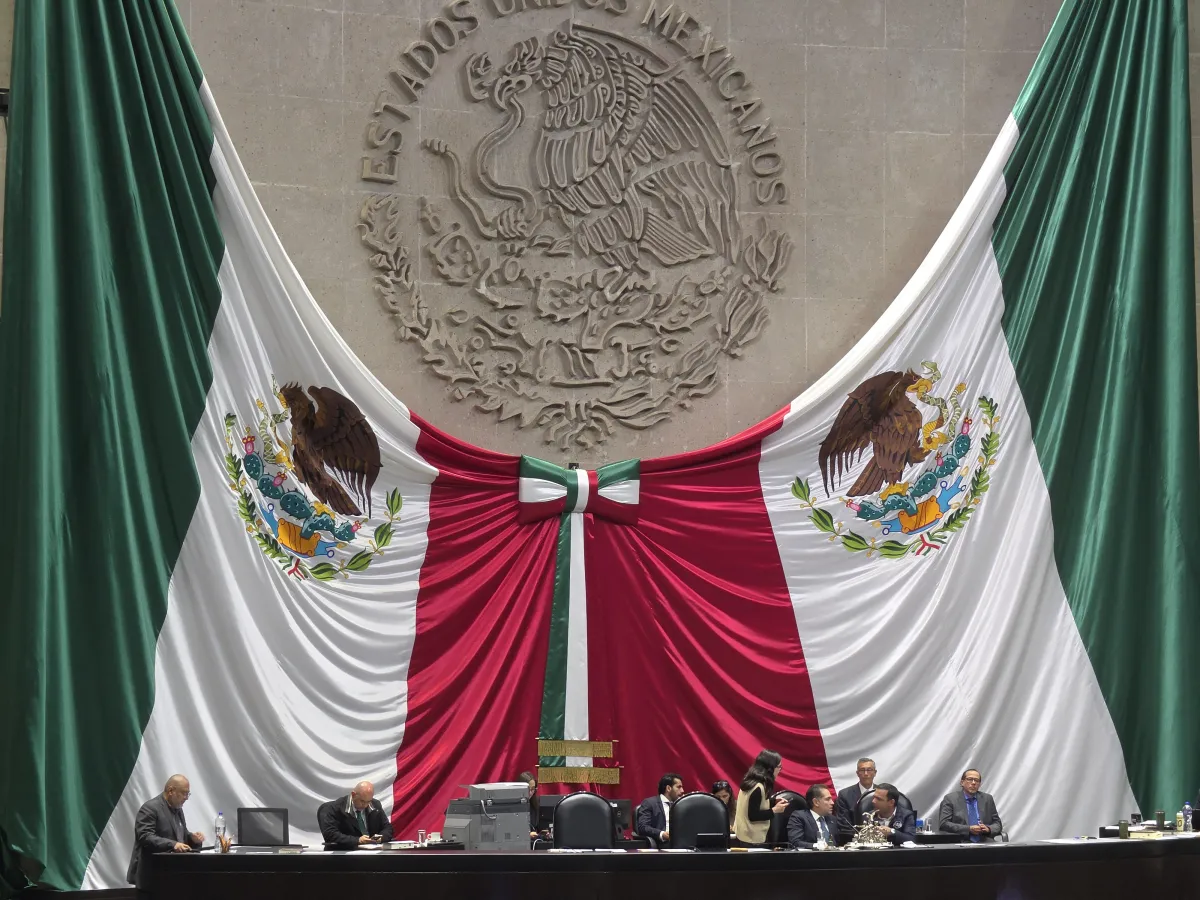 Morena respalda reforma al ISR; PAN y PRI la cuestionan