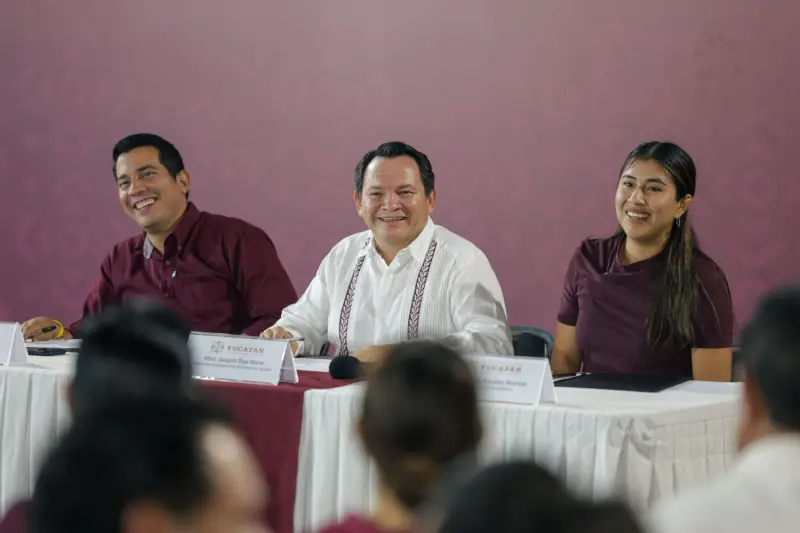A dos años de gobierno, Díaz Mena mantiene diálogo directo con la ciudadanía en Mérida