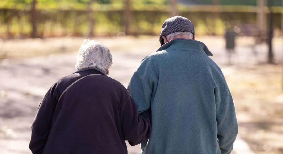 La Seguridad Social estudia un cambio que podría adelantar la jubilación de miles de cuidadoras en España