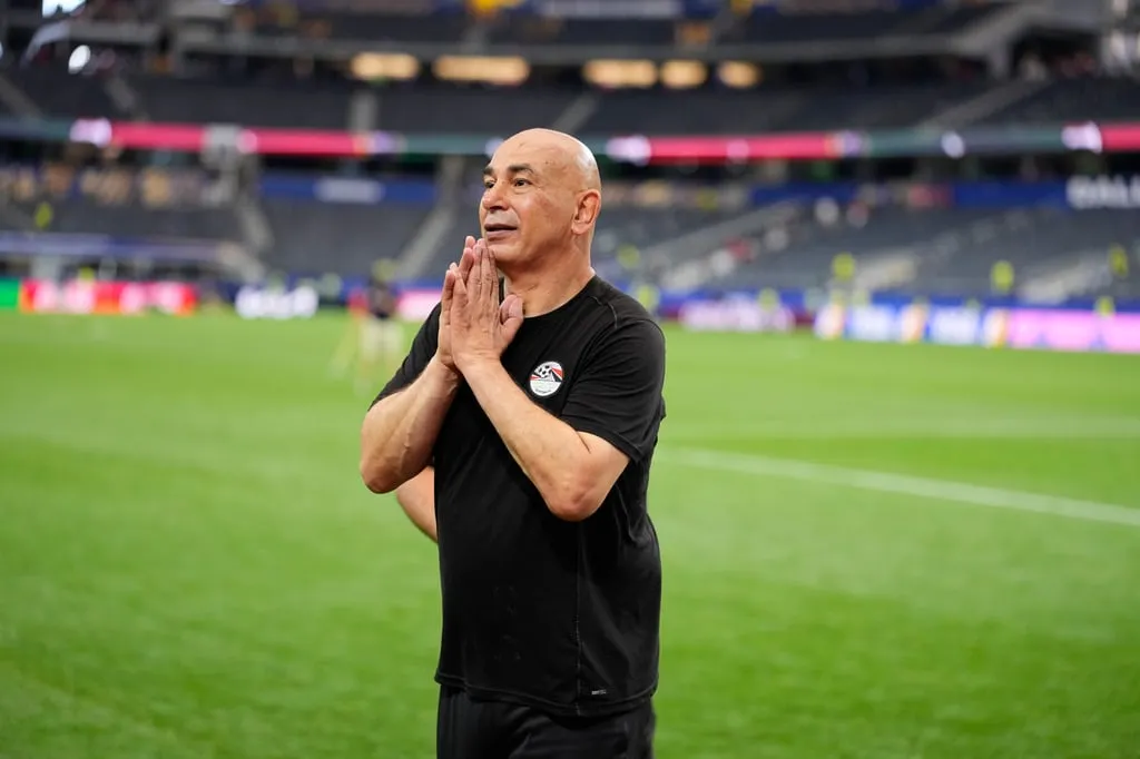 FIFA castiga al técnico de Egipto tras acusar de amaño a Argentina durante el Mundial