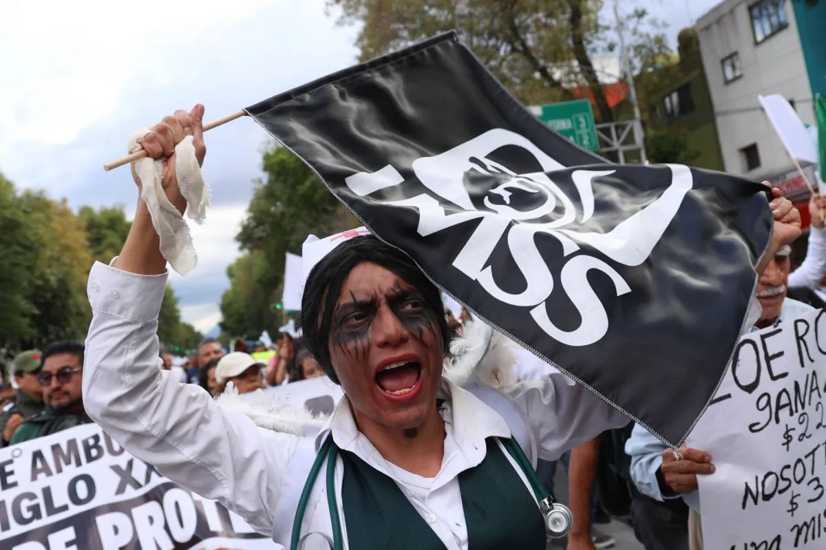 Cambios en la modalidad 40 del IMSS: Pensiones se reducirán hasta 50%, acusa