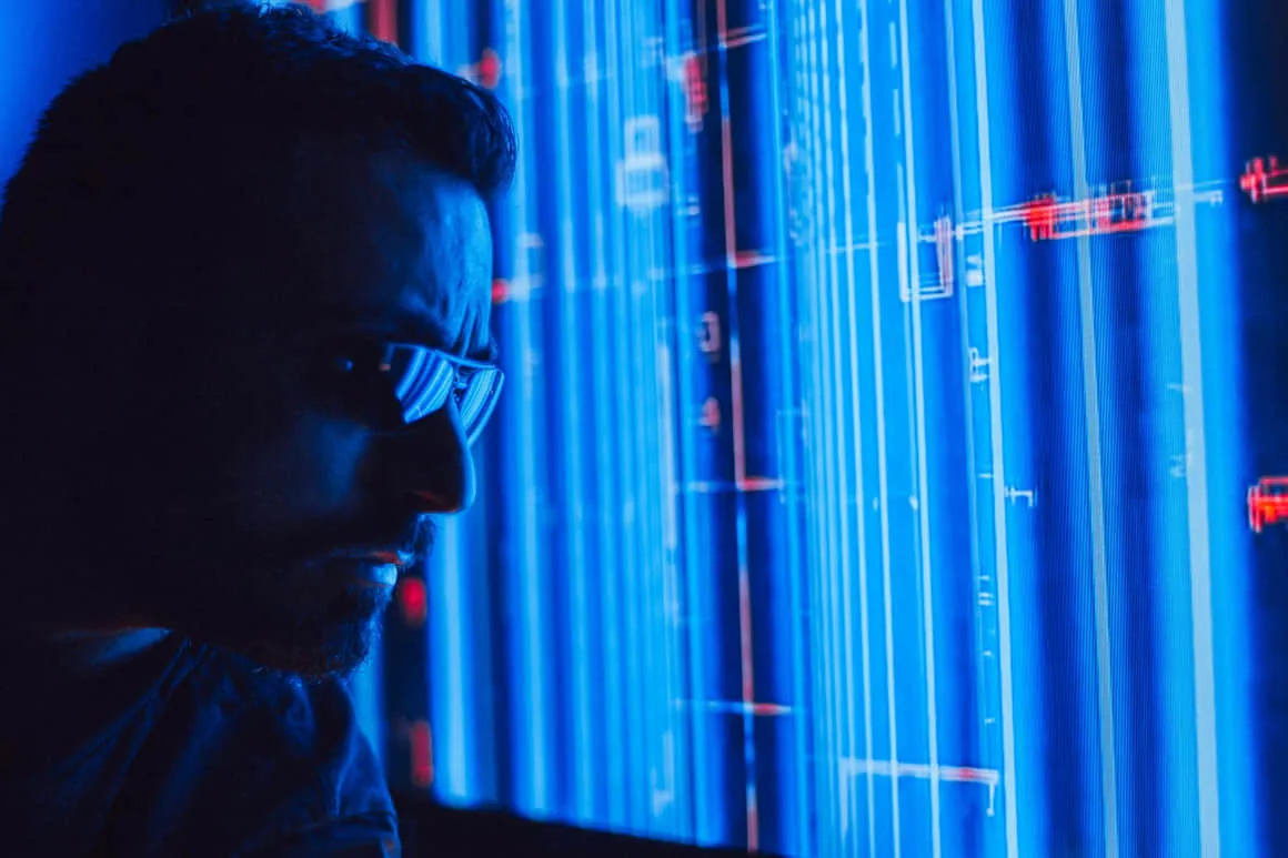 Revela Anthropic fallas de seguridad y pausa el entrenamiento de su IA