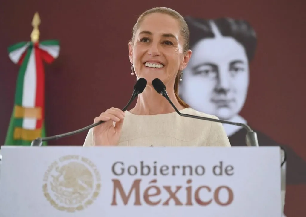 Sheinbaum anuncia modernización del sistema de salud y realiza visitas sorpresa a hospitales