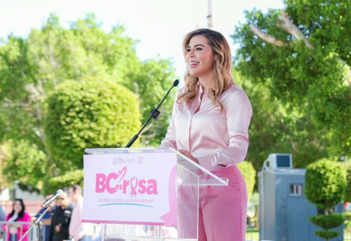 Entrega Gobierno de BC prótesis mamarias gratuitas a sobrevivientes de cáncer