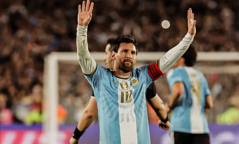 Cierra Messi su etapa con Argentina con gol y 2 asistencias