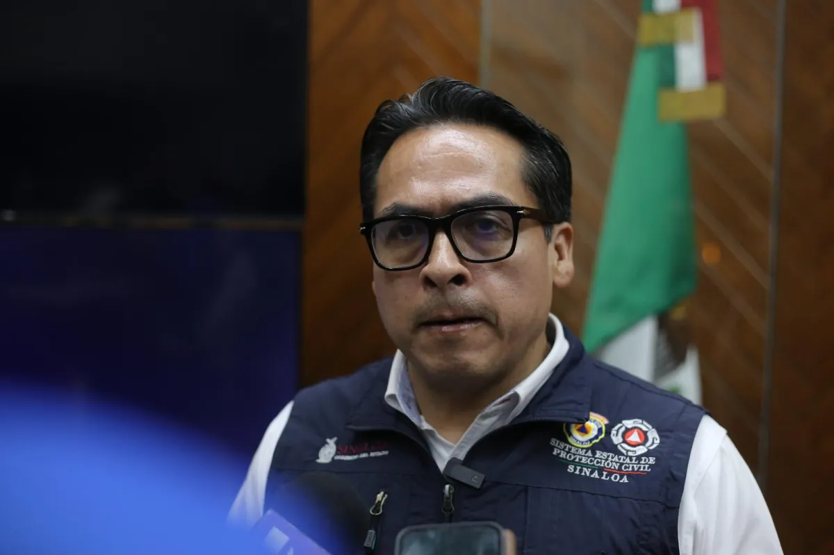 Pide Protección Civil no confiarse ante trayectoria errática del Huracán Simón