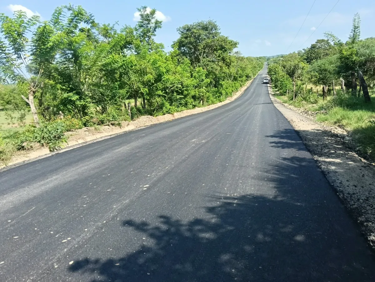 Concluirán este mes rehabilitación del camino Tres Palmas–El Huayal