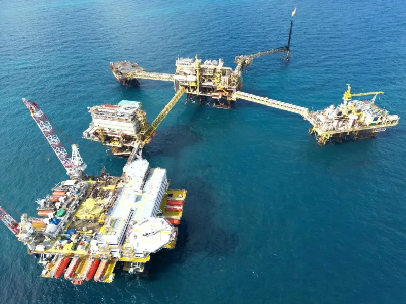 Producción petrolera de Pemex se desploma a su mes más bajo desde que se tiene registro