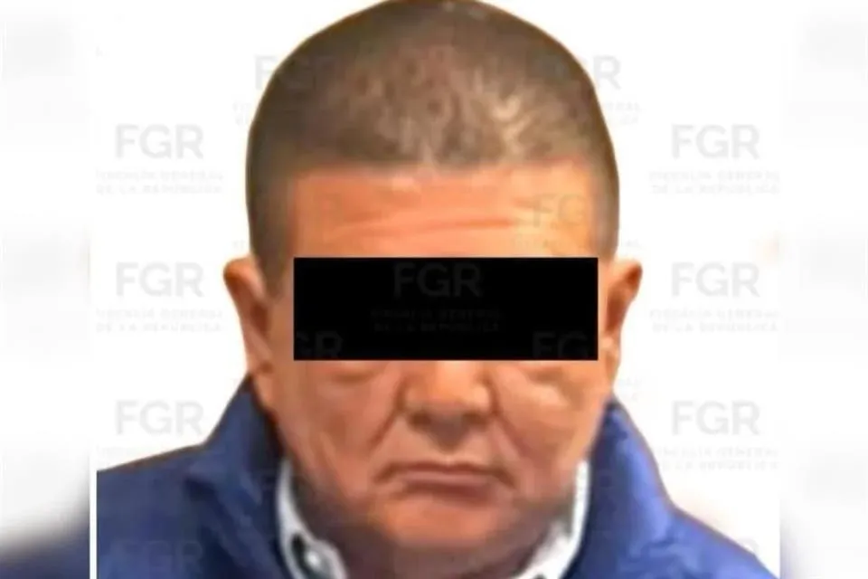 Vinculan a proceso a Jáuregui por traición a la patria