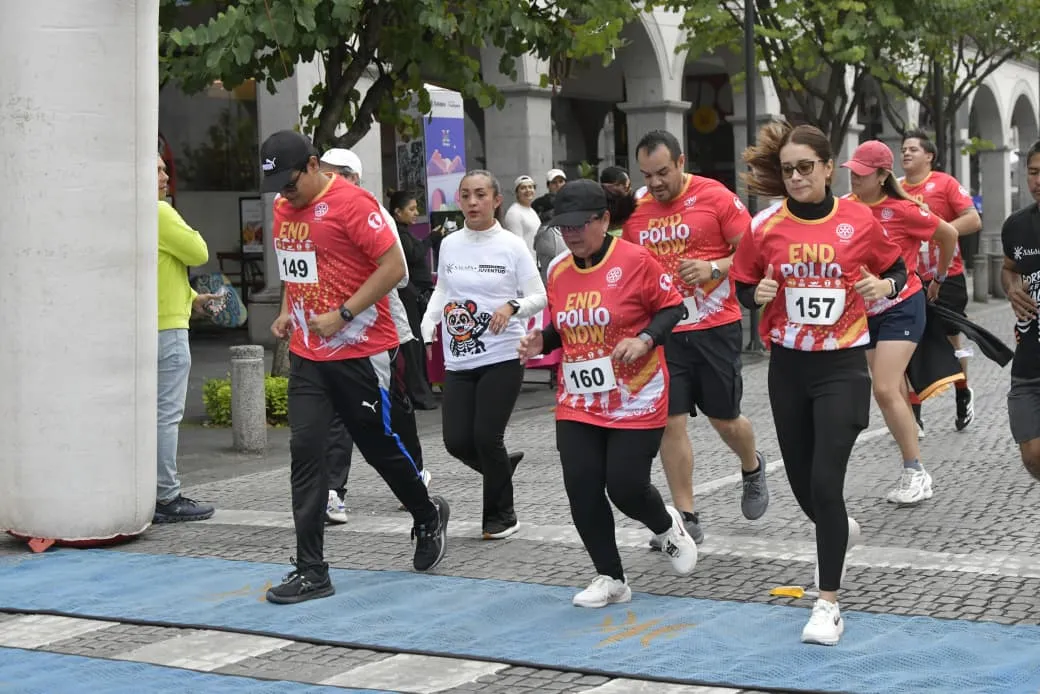 Club Rotario y Ayuntamiento de Xalapa corren por erradicación de la polio